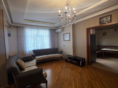 5 otaqlı mənzil, 195 m², İnşaatçılar: 410 000 ₼ 2