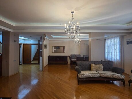 5 otaqlı mənzil, 195 m², İnşaatçılar: 410 000 ₼ 5