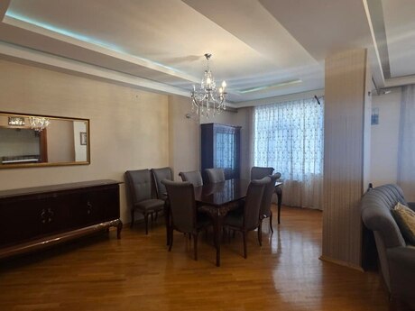 5 otaqlı mənzil, 195 m², İnşaatçılar: 410 000 ₼ 3