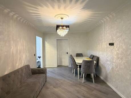 3 otaqlı köhnə tikili - İnşaatçılar m. - 60 m²
