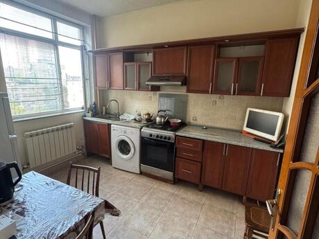 2 otaqlı mənzil, 75 m², Elmlər Akademiyası: 250 000 ₼ 2