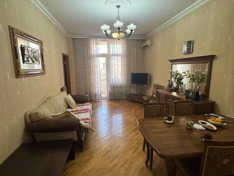 Elan №6375573 - Bakı, Elmlər Akademiyası m., 2 otaqlı, 75 m², 4/9 mərtəbə