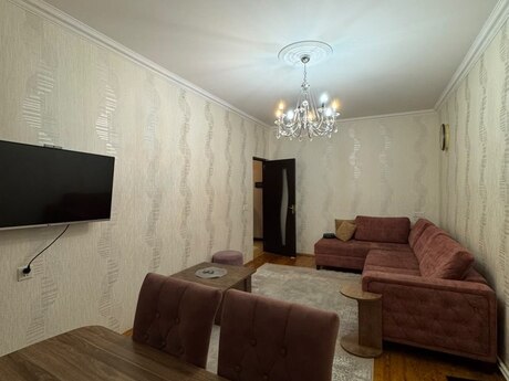 3 otaqlı köhnə tikili - Bakıxanov q. - 85 m²