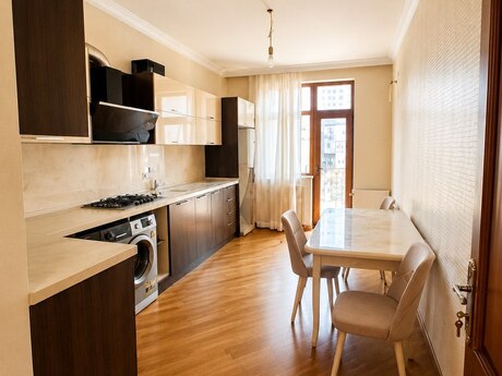 2-комн. новостройка - м. Элмляр Академиясы - 90 м²