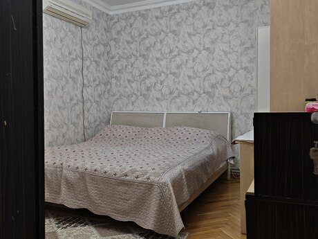 3-комн. вторичка - м. Ахмедлы - 60 м²