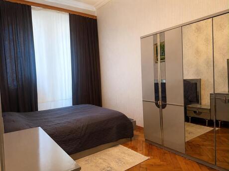 Elan №6376103 - Bakı, İçəri Şəhər m., 3 otaqlı, 130 m², 3/3 mərtəbə