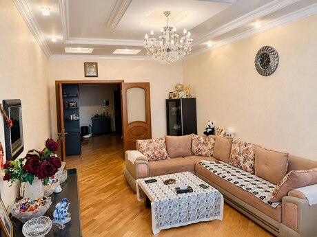 3 otaqlı yeni tikili - İnşaatçılar m. - 128 m²