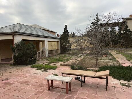 8 otaqlı həyət evi/bağ evi - Hövsan q. - 180 m²