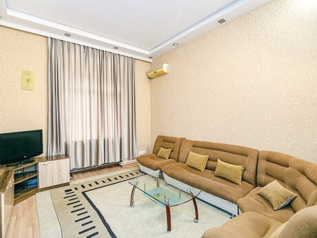 Sahildə 2 otaqlı mənzil günlük kirayə verilir, 70 m², 50 AZN/gün, şəkil 2 / 12