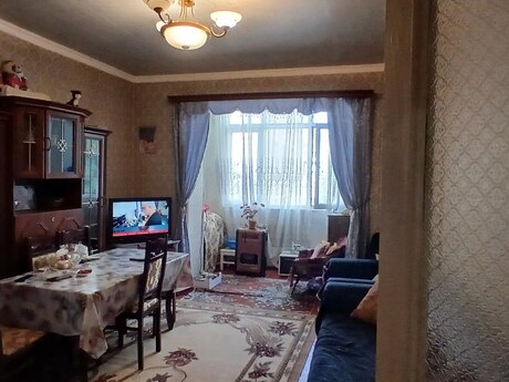 Объявление №6376315 - Баку, м. 28 мая, 2-комн., 40 м², 3/5 этаж