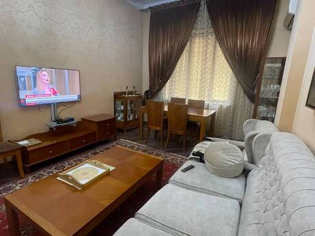 2-комн. вторичка - м. Сахил - 90 м²