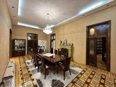Elan №6376356 - Bakı, Sahil m., 6 otaqlı, 300 m², 2/4 mərtəbə