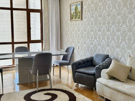 3-комн. новостройка - м. Иншаатчылар - 130 м²