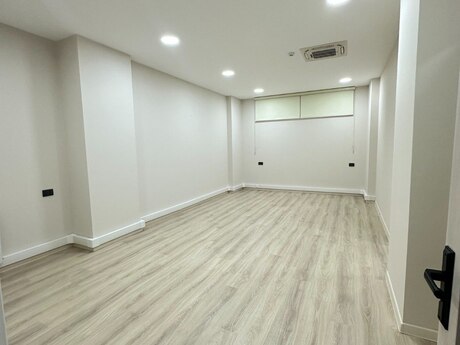 Obyekt - İnşaatçılar m. - 476 m²