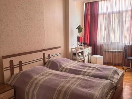 3-комнатная квартира, 120 м², Elmlər Akademiyası: 350 000 ₼ 4