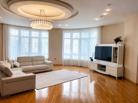4-комн. новостройка - м. 28 мая - 240 м²