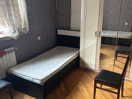 3 otaqlı köhnə tikili - Elmlər Akademiyası m. - 80 m²