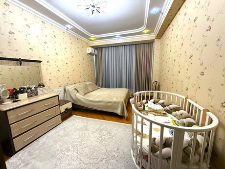 4 otaqlı mənzil, 158 m², 28 May: 380 000 ₼ 3