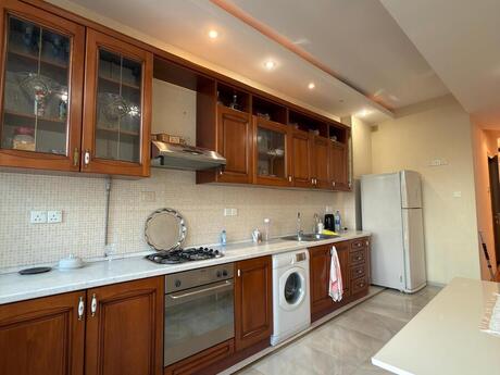 Kirayə 3 otaqlı mənzil, 140 m², 28 May: 1 099 ₼/ay 5