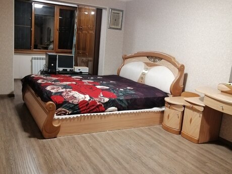 4-комн. вторичка - м. Халглар Достлугу - 80 м²