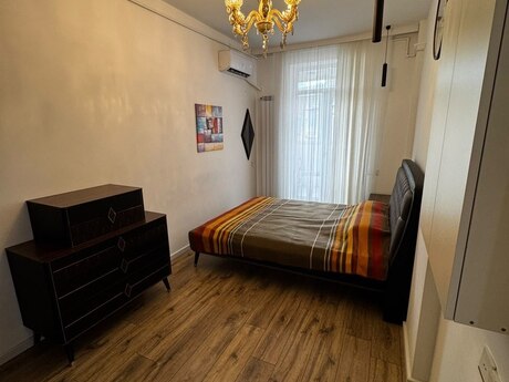 2-комн. вторичка - м. Низами - 60 м²