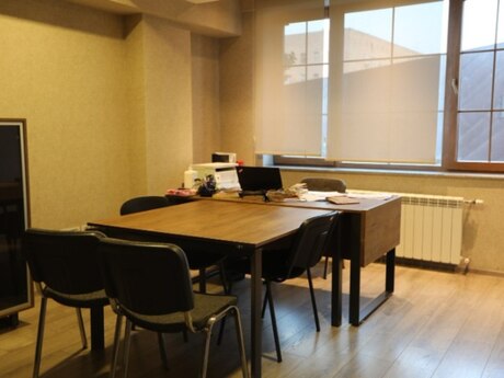 11-комн. офис - м. Кара Караев - 490 м²