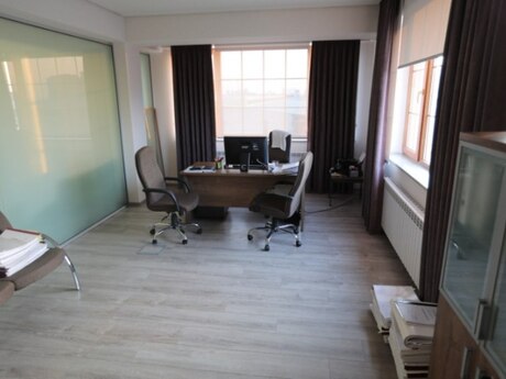 Elan №6377703 - Bakı, Qara Qarayev m., 11 otaqlı, 490 m²