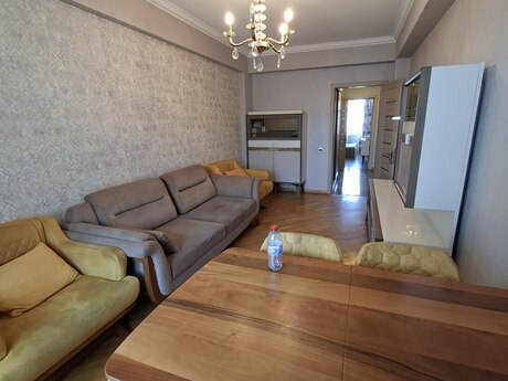 3-room apartment for rent, 90 m², İnşaatçılar: 650 ₼/mo 4
