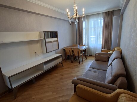 3-room apartment for rent, 90 m², İnşaatçılar: 650 ₼/mo 2