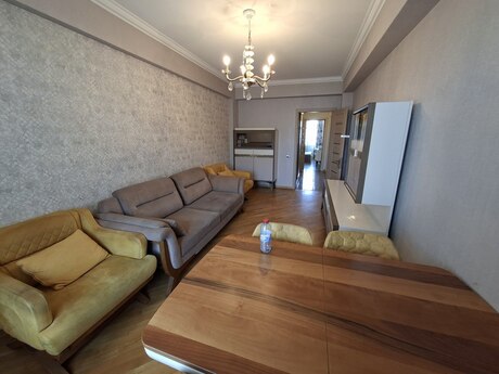 3-room apartment for rent, 90 m², İnşaatçılar: 650 ₼/mo 3