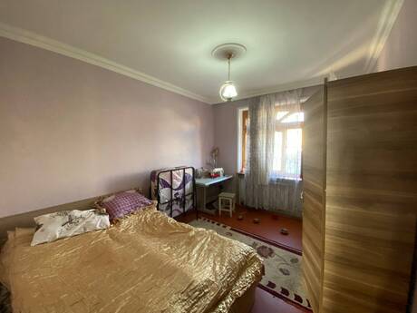 3 otaqlı köhnə tikili - Yeni Günəşli q. - 84 m²