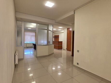 Объект - м. 8 ноября - 260 м²