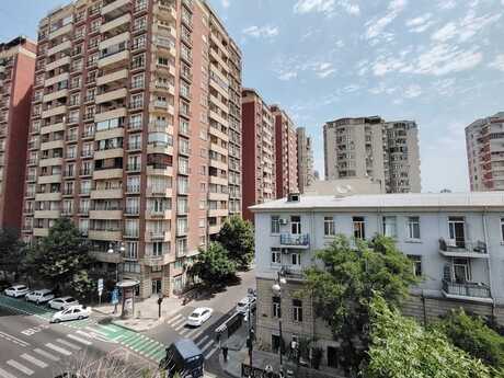 Elan №6378119 - Bakı, 28 May m., 5 otaqlı, 150 m², 4/5 mərtəbə