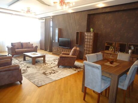 Elan №6378253 - Bakı, Elmlər Akademiyası m., 4 otaqlı, 242 m², 14/17 mərtəbə