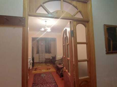 Elan №6378247 - Bakı, 8-ci mikrorayon q., 2 otaqlı, 65 m², 2/5 mərtəbə