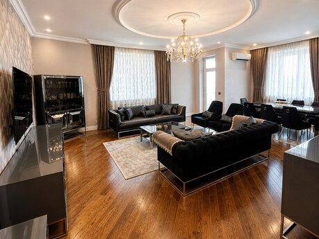4 rooms · 195 m² · floor 13/17, Nizami