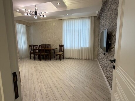 3-комн. новостройка - м. Халглар Достлугу - 130 м²