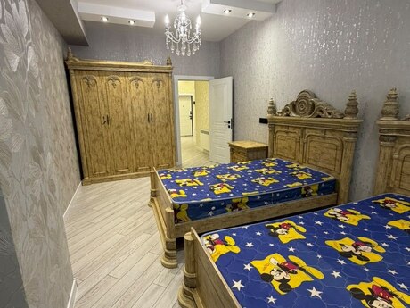 3-комн. новостройка - м. Халглар Достлугу - 130 м²