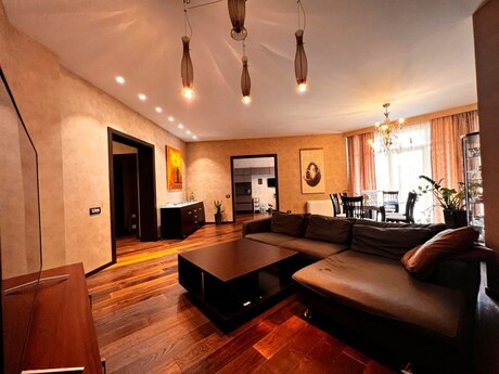 4 otaqlı mənzil, 188 m², İçəri Şəhər: 850 000 ₼ 2