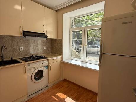 2-room old-build apartment for sale in İnşaatçılar, 47 m², 139 000 AZN, photo 3 / 12