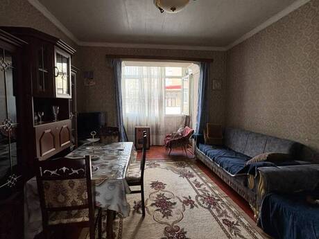 Elan №6379112 - Bakı, 28 May m., 2 otaqlı, 40 m², 3/5 mərtəbə