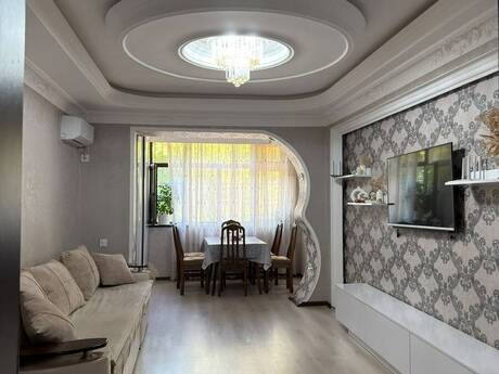 Elan №6379248 - Bakı, Neftçilər m., 3 otaqlı, 70 m², 1/5 mərtəbə