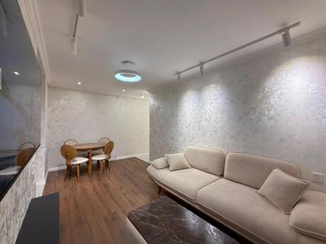 Elan №6379298 - Bakı, 28 May m., 2 otaqlı, 65 m², 4/5 mərtəbə