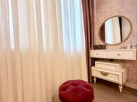 3 otaqlı köhnə tikili - Ağ şəhər q. - 68 m²