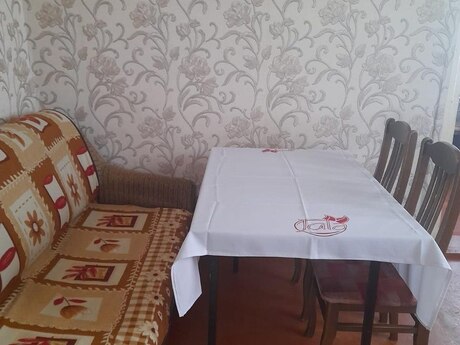 Elan №6379390 - Bakı, 28 May m., 3 otaqlı, 65 m², 1/2 mərtəbə