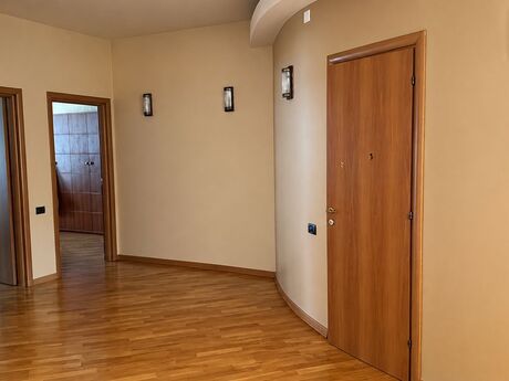 3 otaqlı yeni tikili - 28 May m. - 185 m²