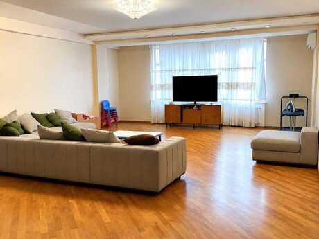 3 otaqlı yeni tikili - 28 May m. - 185 m²