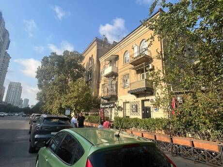 Elan №6379612 - Bakı, Elmlər Akademiyası m., 2 otaqlı, 65 m², 3/3 mərtəbə