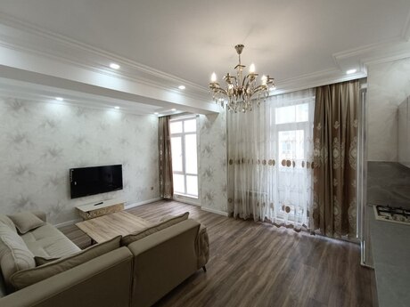2 otaq · 82 m² · 6/18 mərtəbə, Şah İsmayıl Xətai