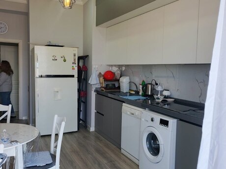 3 otaqlı yeni tikili - Ağ şəhər q. - 150 m²